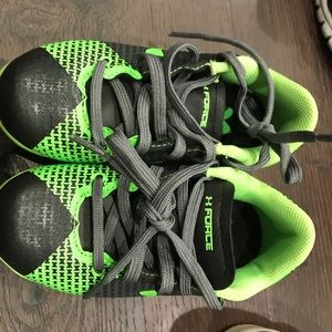 Under Armor toddler cleats size 8